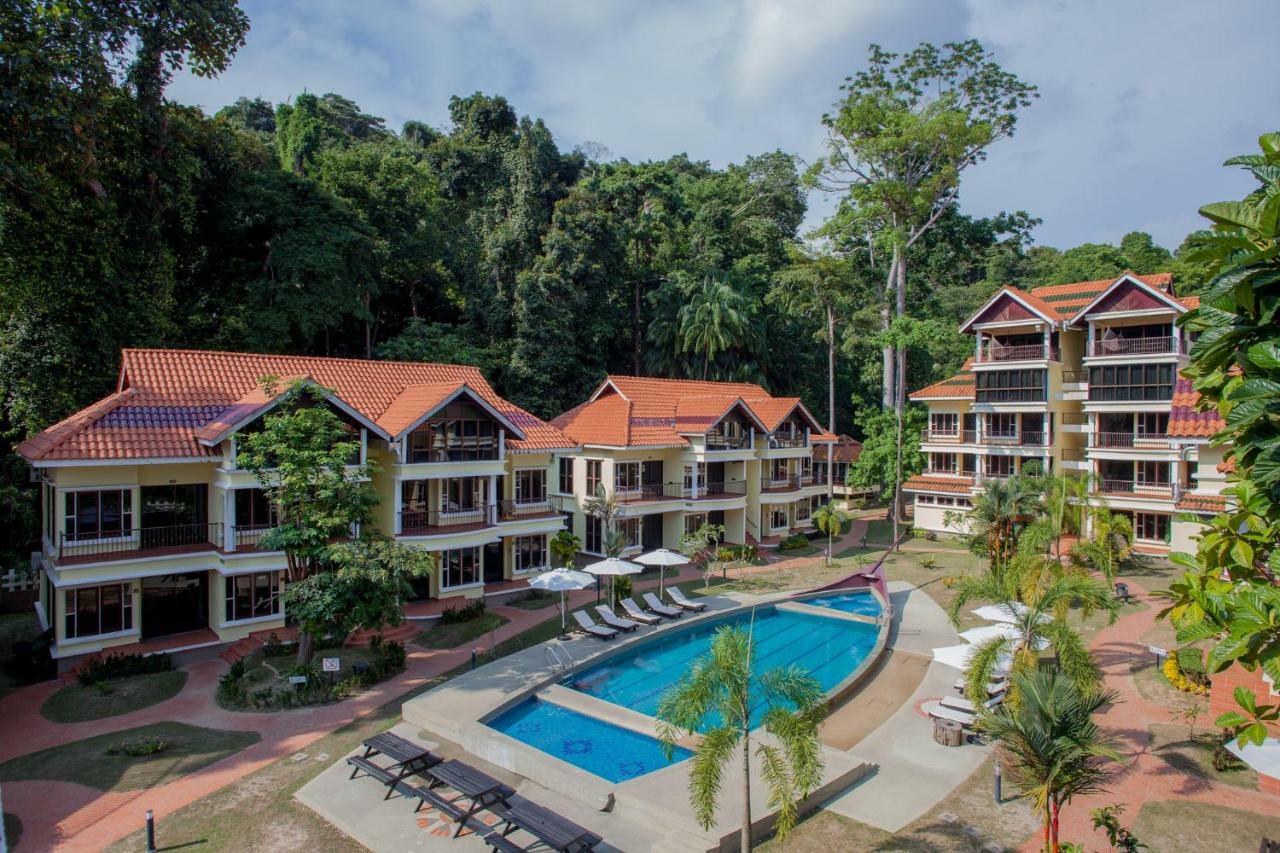 Anjungan Beach Resort Kampung Teluk Nipah Exterior photo