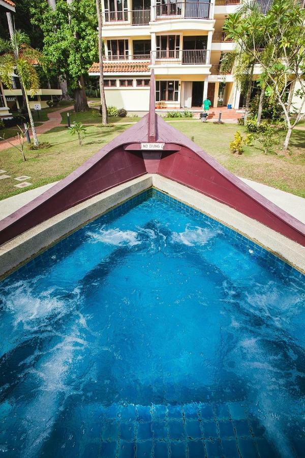 Anjungan Beach Resort Kampung Teluk Nipah Exterior photo