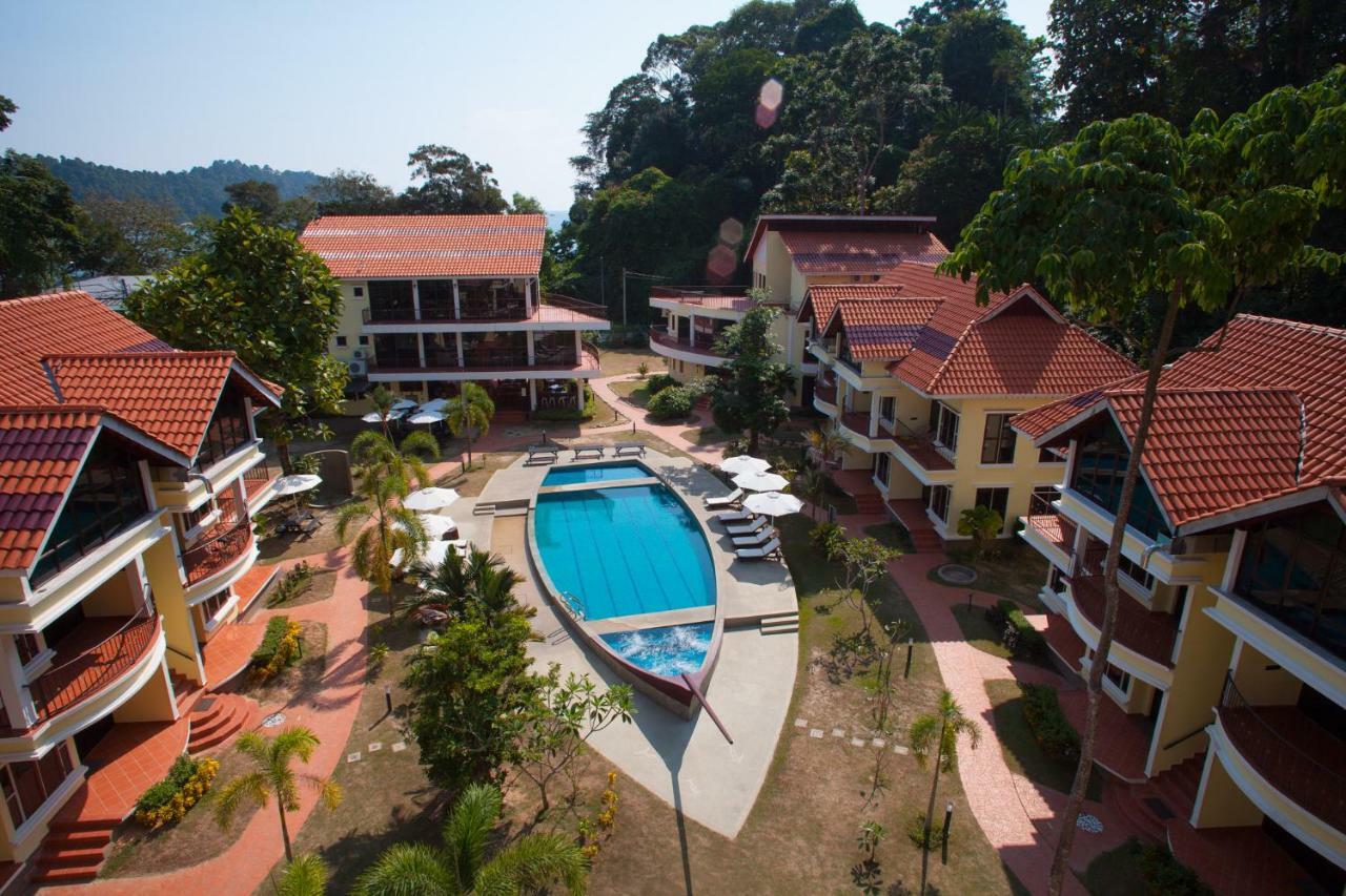 Anjungan Beach Resort Kampung Teluk Nipah Exterior photo