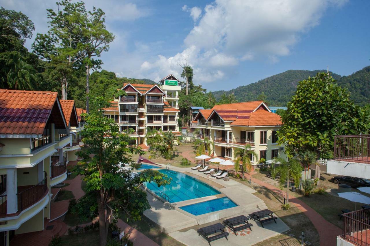 Anjungan Beach Resort Kampung Teluk Nipah Exterior photo