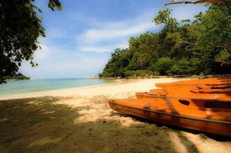 Anjungan Beach Resort Kampung Teluk Nipah Exterior photo
